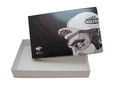 Caja para indumentaria, caja de exposición